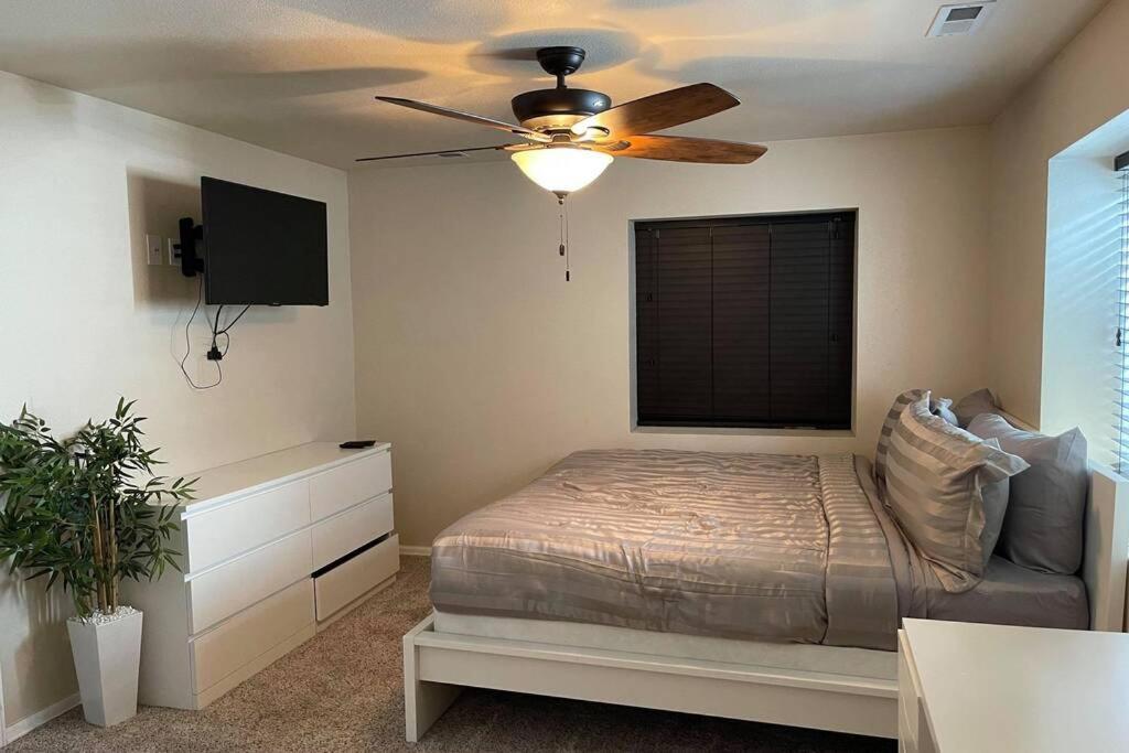 2 Master Suites/3 King Beds/4 Bath/Mins To Airport Colorado Springs Extérieur photo